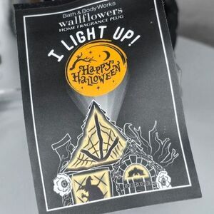 NWT Bath and Body Works Halloween Witch Cottage Projector Wallflower